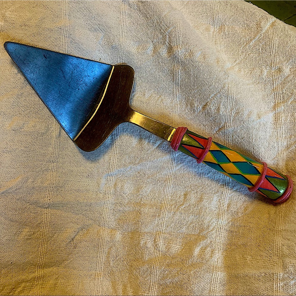Super fun ‘kitschy’ pie / cake server